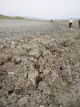 Экологи обследовали место извержения проснувшегося накануне грязевого вулкана в Азербайджане (ФОТО)