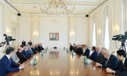 Президент Ильхам Алиев принял делегацию УЕФА (ФОТО) (версия 2)