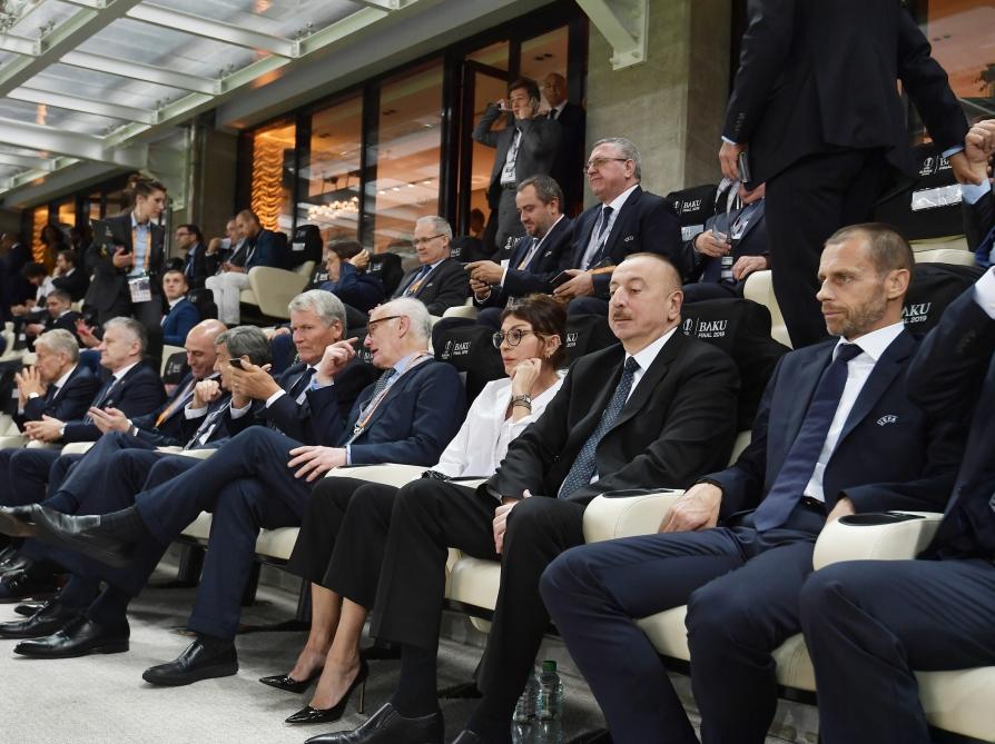 Президент Ильхам Алиев и Первая леди Мехрибан Алиева наблюдали за финалом Лиги Европы УЕФА на Бакинском олимпийском стадионе (ФОТО)