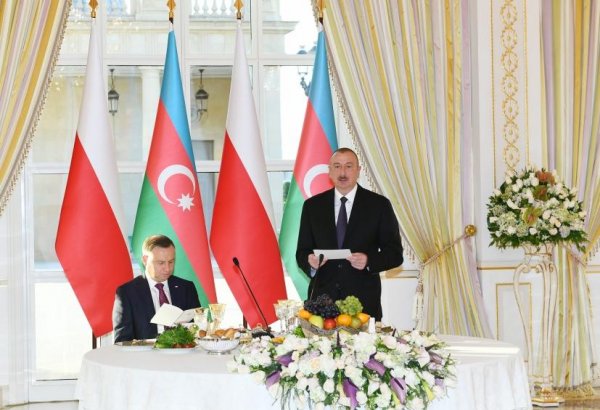 President Ilham Aliyev hosts official reception in honor of Polish President Andrzej Duda (PHOTO)