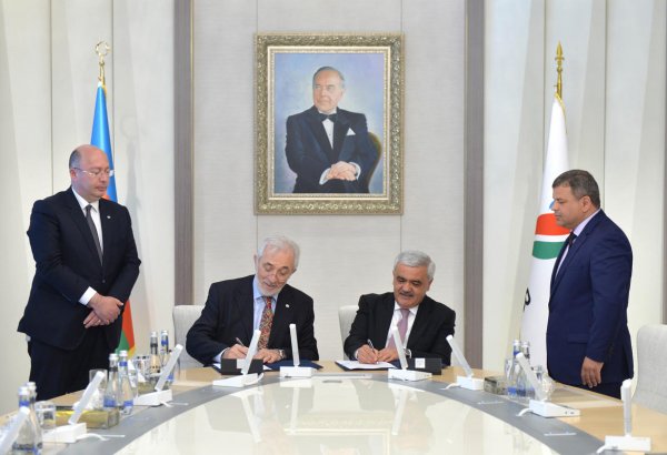SOCAR и TEKFEN подписали меморандум о строительстве нового завода в Азербайджане (ФОТО)