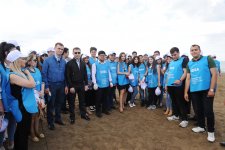 Вице-президент Фонда Гейдара Алиева Лейла Алиева приняла участие в акции по очищению побережья в Бинагадинском районе (ФОТО)