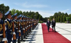 Official welcome ceremony held for Polish president in Baku (PHOTO)