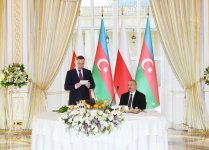 От имени Президента Ильхама Алиева устроен официальный прием  в честь Президента Польши (ФОТО)