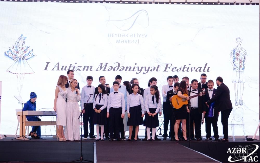 Heydər Əliyev Fondunun vitse-prezidenti Leyla Əliyeva autizm sindromlu uşaqların I Autizm Mədəniyyət Festivalında iştirak edib (FOTO)