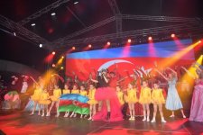 В парке Центра Гейдара Алиева прошло грандиозное шоу Айгюн Кязымовой в честь Международного дня защиты детей (ФОТО/ВИДЕО)
