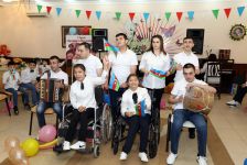 Sahil Babayev sağlamlıq imkanları məhdud uşaqlarla və uşaq paralimpiyaçılarla görüşüb (FOTO)