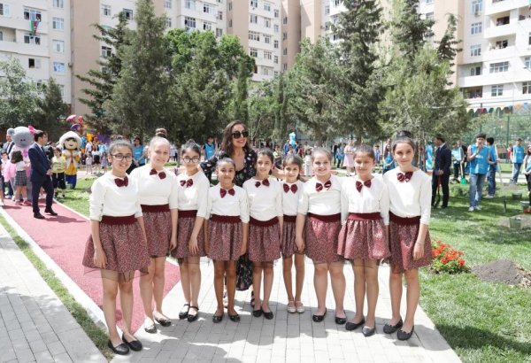Вице-президент Фонда Гейдара Алиева Лейла Алиева приняла участие в мероприятии в рамках проекта «Наш двор» (ФОТО)