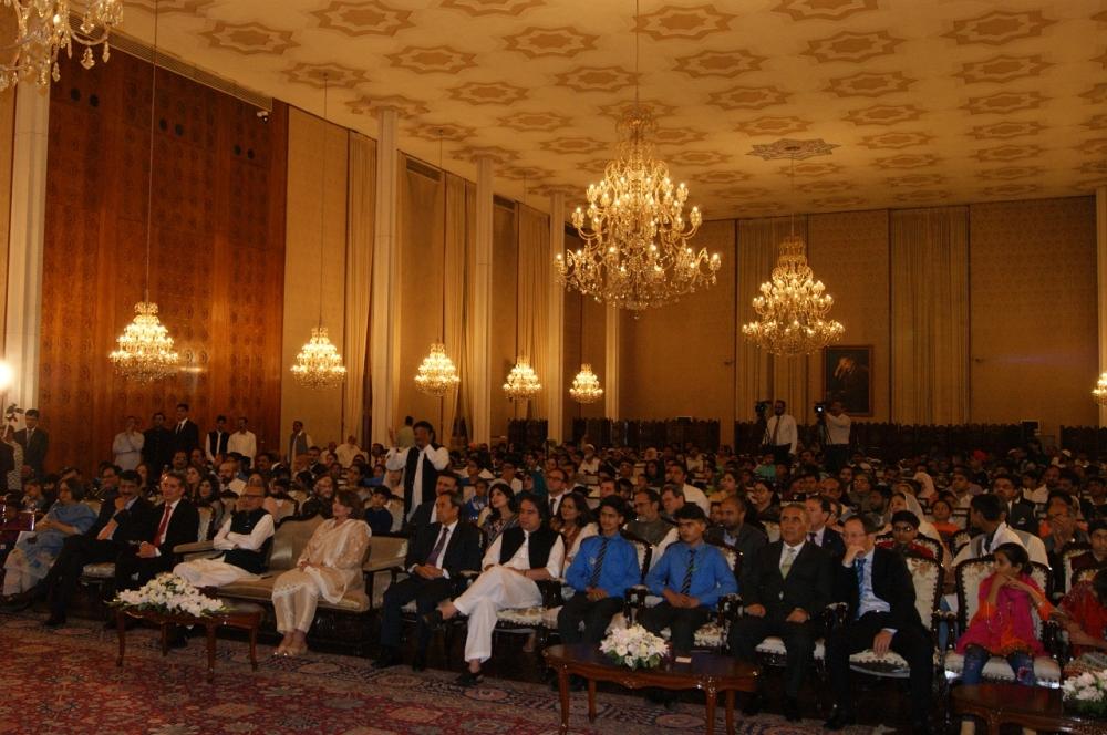Президент и первая леди Пакистана приняли участие в мероприятии, проведенном для детей в Исламабаде при поддержке Фонда Гейдара Алиева (ФОТО) (версия 3) - Gallery Image