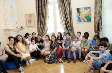Вице-президент Фонда Гейдара Алиева Лейла Алиева приняла участие в праздничном мероприятии «Прекрасный день», посвященном Международному дню защиты детей (ФОТО) (версия 2)