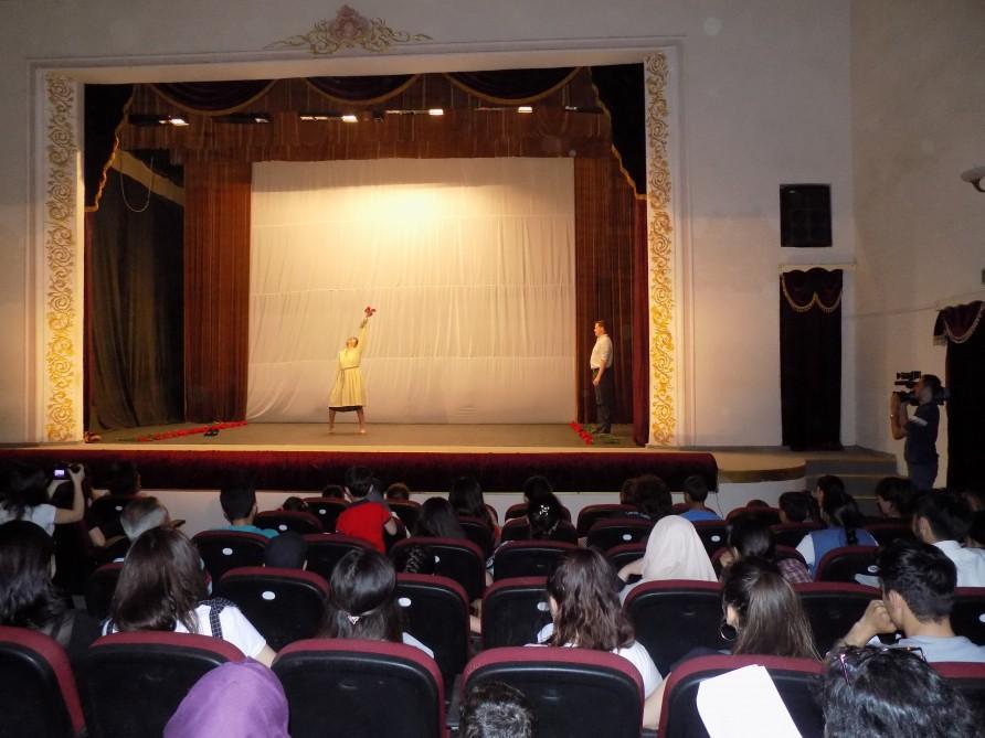 Театральный праздник в Лянкяране (ФОТО)