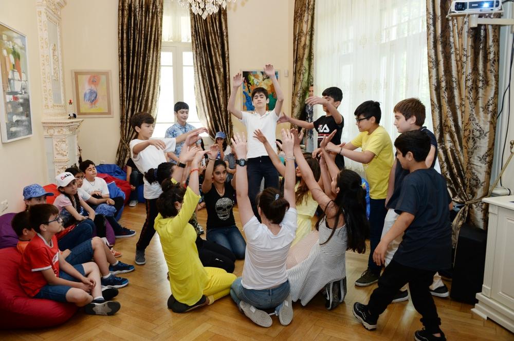 Вице-президент Фонда Гейдара Алиева Лейла Алиева приняла участие в праздничном мероприятии «Прекрасный день», посвященном Международному дню защиты детей (ФОТО) (версия 2)