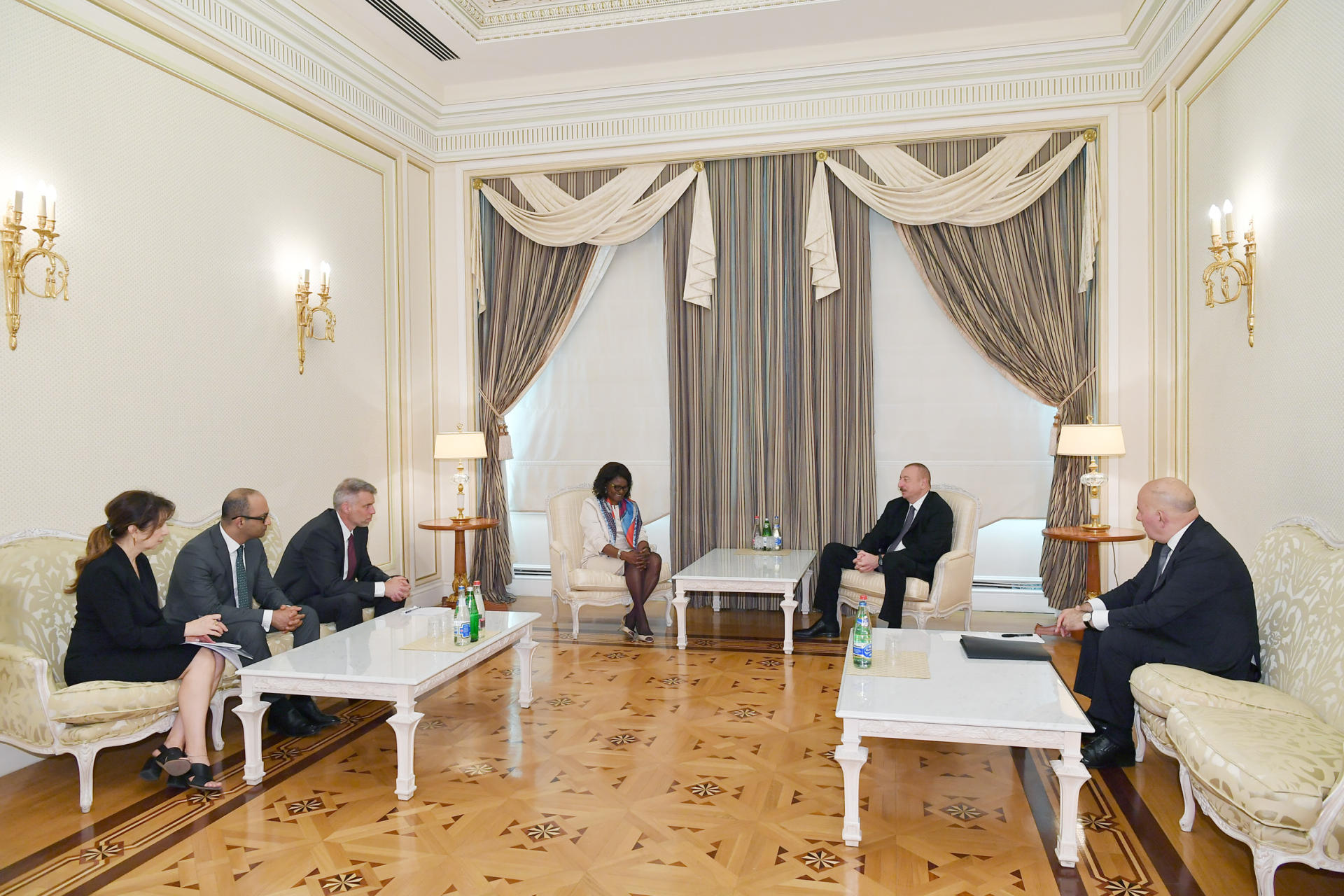 Prezident İlham Əliyev Dünya Bankının nümayəndə heyətini qəbul edib (YENİLƏNİB) (FOTO)