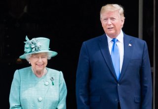 Queen gifts Trump a Churchill book on World War Two
