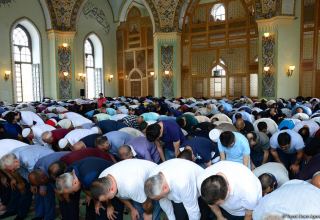 Пресс-секретарь Кабмина Азербайджана о праздничном намазе в мечетях