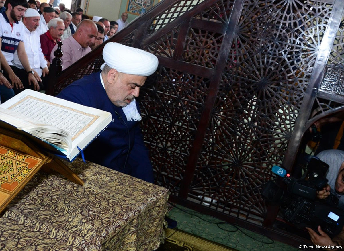 В мечети Тезепир был совершен намаз по случаю праздника Рамазан (ФОТО)