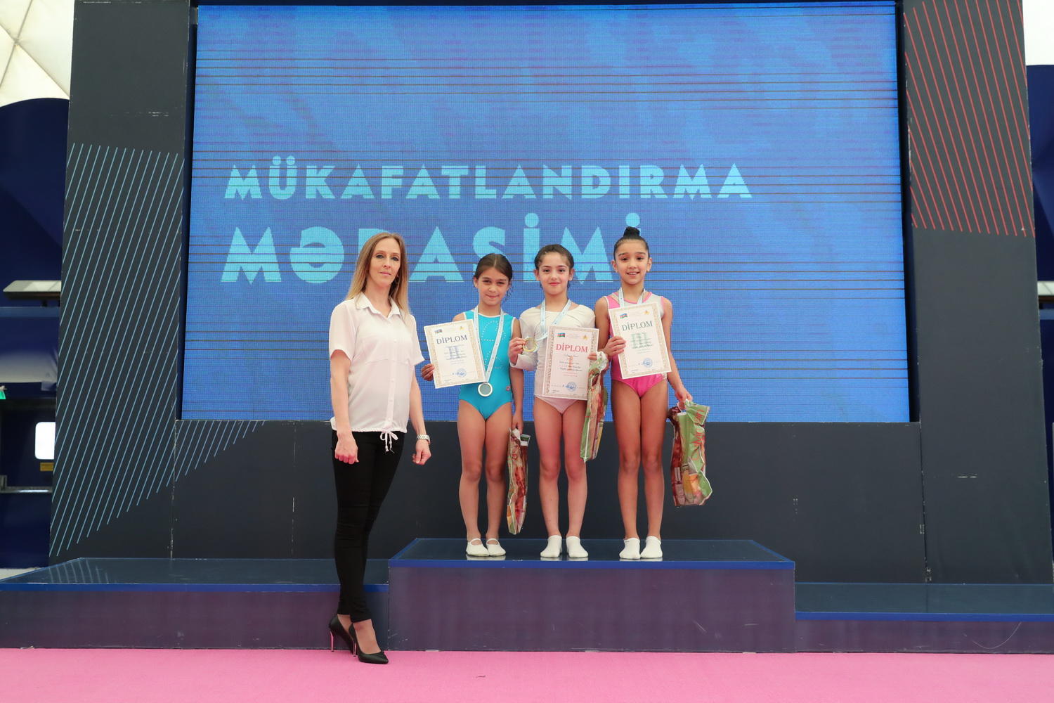 Определились победители чемпионата и первенства Баку по прыжкам на батуте  и тамблингу в ряде возрастных категорий