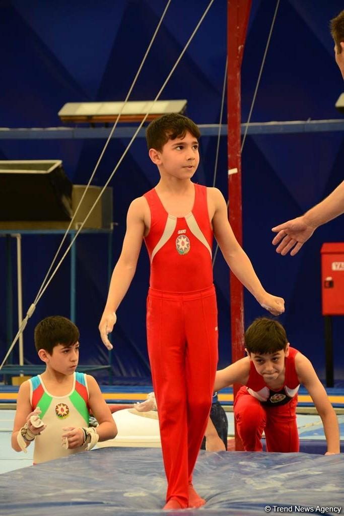Bakıda akrobatika və idman gimnastikası üzrə Azərbaycan birinciliyi və Bakı çempionatı başlayıb (FOTO)