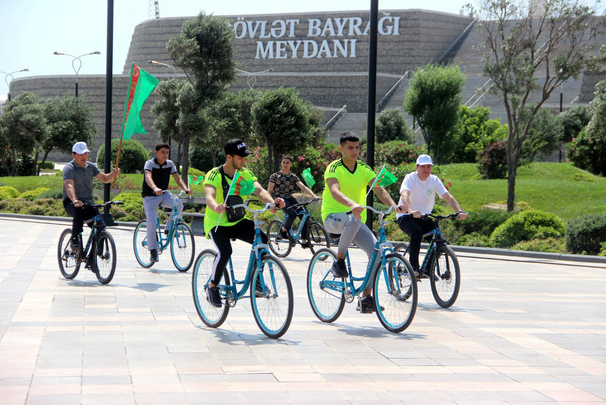 В Баку отметили Всемирный день велосипеда (ФОТО) - Gallery Image
