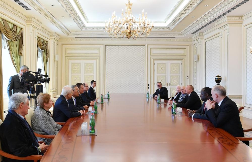 Президент Ильхам Алиев принял делегацию Международного союза архитекторов (ФОТО) (версия 2)