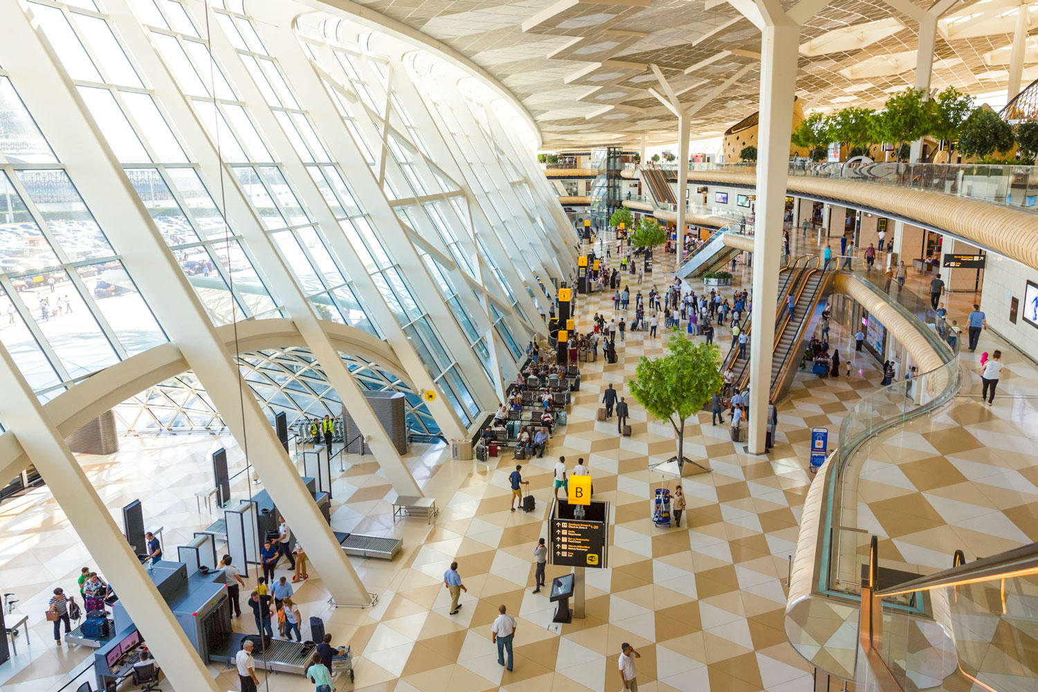 Пассажиропоток аэропортов Азербайджана за первые пять месяцев составил 1,85 млн. человек