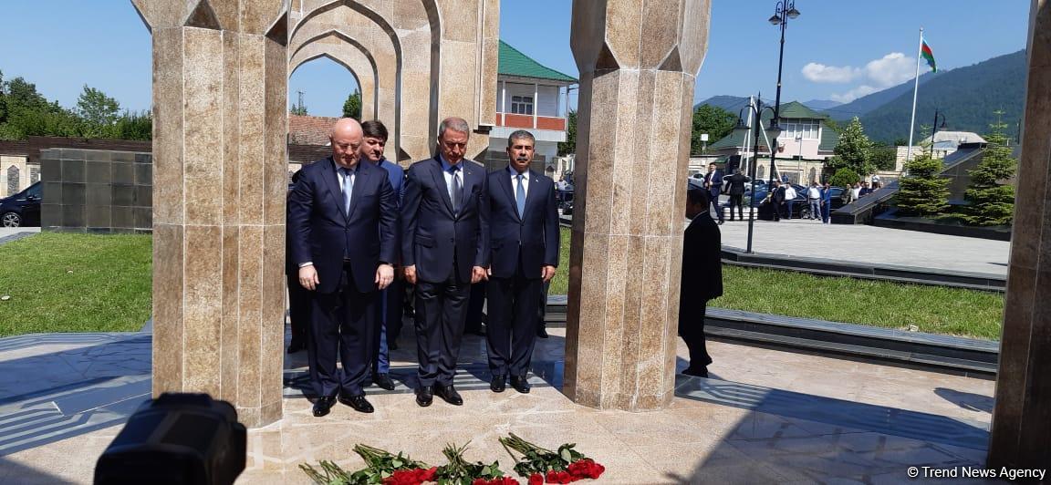 Trilateral meeting of Azerbaijan, Turkey, Georgian defense ministers underway (PHOTO)