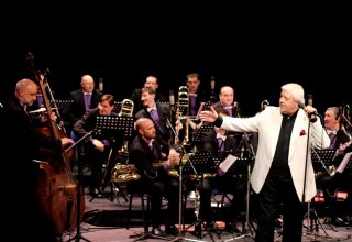 Джаз-оркестр имени Олега Лундстрема приглашает всех на Бакинский бульвар  (ФОТО)