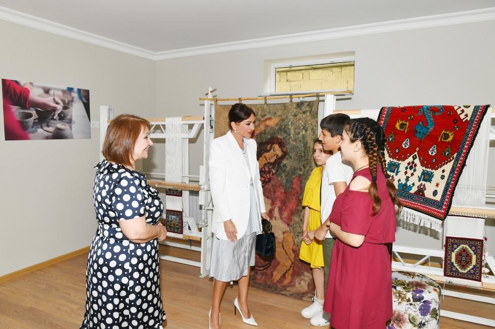 Первый вице-президент Мехрибан Алиева приняла участие в открытии нового здания детского приюта "Ümid yeri" в Баку (ФОТО) (версия 2)