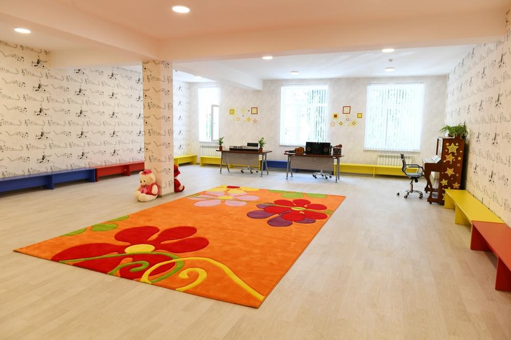Birinci vitse-prezident Mehriban Əliyeva Yasamalda 11 saylı körpələr evi-uşaq bağçasının yeni binasının açılışında iştirak edib (FOTO)