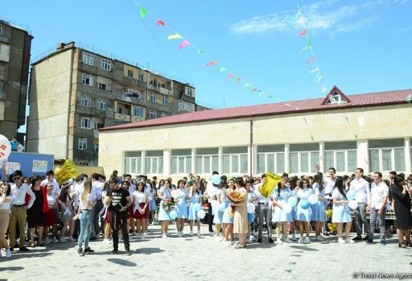 В Баку в этом году насчитывается 51 тыс выпускников школ