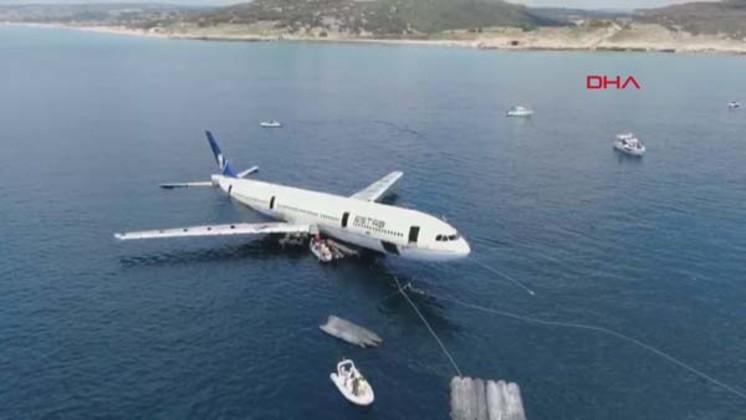 У берегов Турции затонул пассажирский самолет (ФОТО)