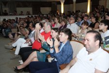 Самый веселый летний уик-энд в Баку – открытие Азербайджанской Лиги Смеха (ФОТО)
