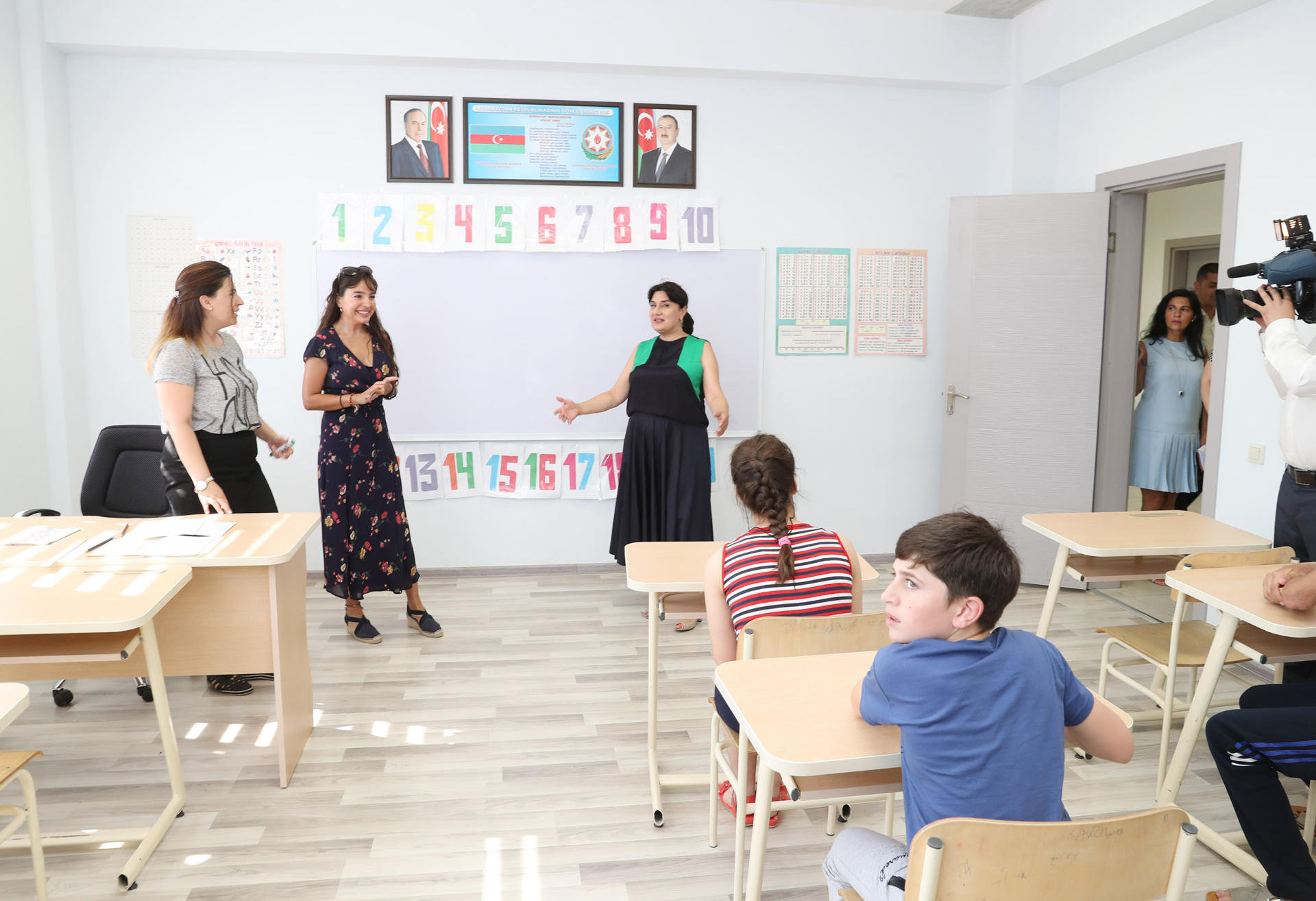 Вице-президент Фонда Гейдара Алиева Лейла Алиева посетила столичные школы-интернаты номер 4 и 3 (ФОТО) (версия 2)