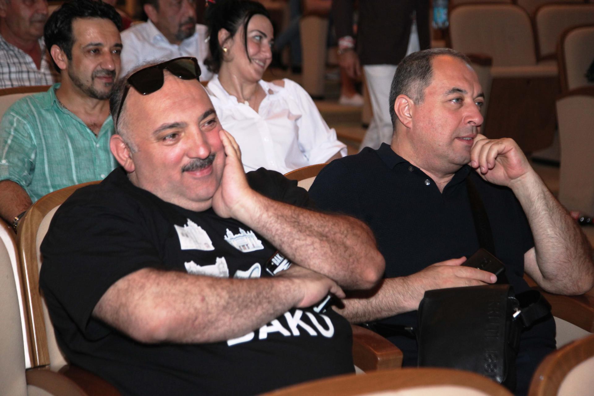 Самый веселый летний уик-энд в Баку – открытие Азербайджанской Лиги Смеха (ФОТО)