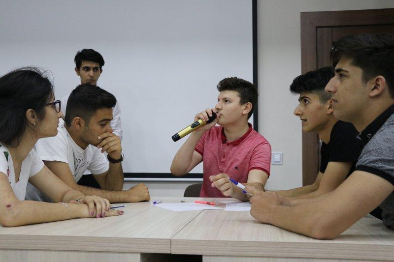 В Западно-Каспийском университете прошла олимпиада среди школьников «STEMplus» (ФОТО)