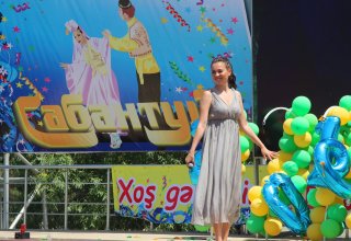 В Баку прошли конкурс молодых невест и народные гулянья (ВИДЕО, ФОТО)