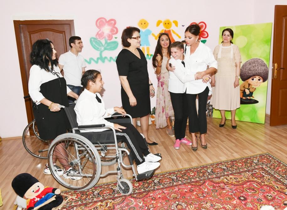Первый вице-президент Мехрибан Алиева побывала в учреждении социального обслуживания для детей с ограниченными возможностями здоровья (ФОТО)