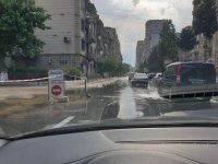 Ограничено движение на перекрестке двух улиц в Баку (ФОТО)