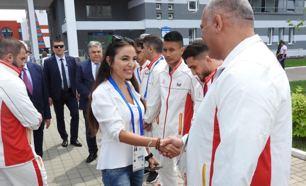 Heydər Əliyev Fondunun vitse-prezidenti Leyla Əliyeva İkinci Avropa Oyunlarında iştirak edən Azərbaycan idmançıları ilə görüşüb (FOTO) (YENİLƏNİB)