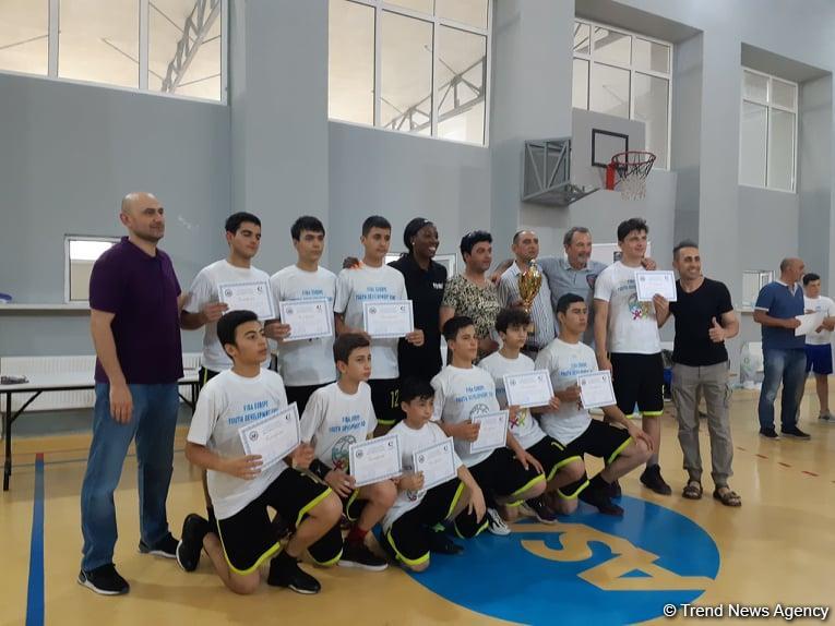 В Баку прошел баскетбольный турнир с участием тренеров из США