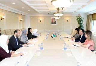 Азербайджан и ОАЭ намерены сотрудничать в сфере труда и соцзащиты - министр (ФОТО)