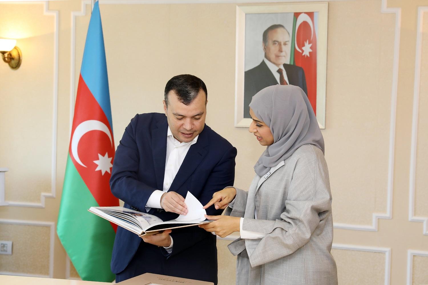 Азербайджан и ОАЭ намерены сотрудничать в сфере труда и соцзащиты - министр (ФОТО) - Gallery Image