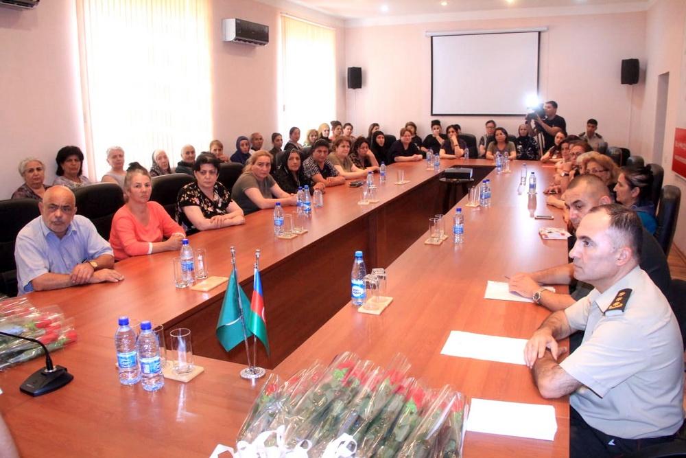 Министерство обороны Азербайджана провело встречу с группой семей шехидов (ФОТО)