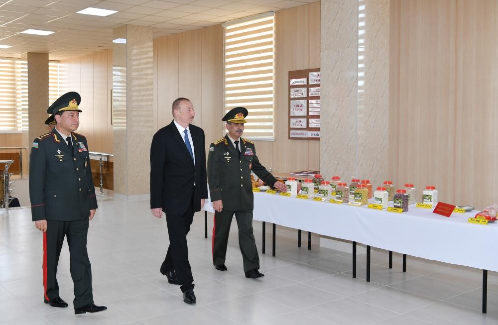 Президент Ильхам Алиев ознакомился с условиями после реконструкции в Военном лицее им. Дж. Нахчыванского (ФОТО) (версия 2)