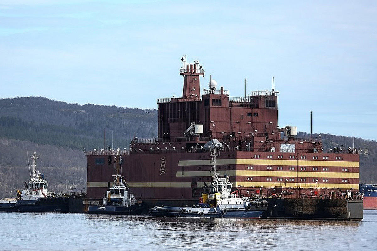 В России разрешили ввести в строй первый в мире плавучий блок АЭС