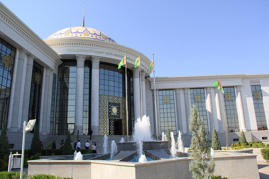 В Ашхабаде прошла презентация книги главы государства «Туркменистан – сердце Великого Шёлкового пути» на турецком и украинском языках (ФОТО) - Gallery Image