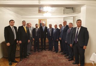 Начался визит руководителей ведущих азербайджанских СМИ в Москву (ФОТО)