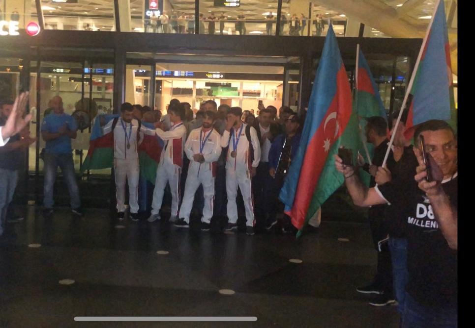 İkinci Avropa Oyunlarında iştirak edən Azərbaycan idmançıları Vətənə qayıdıblar