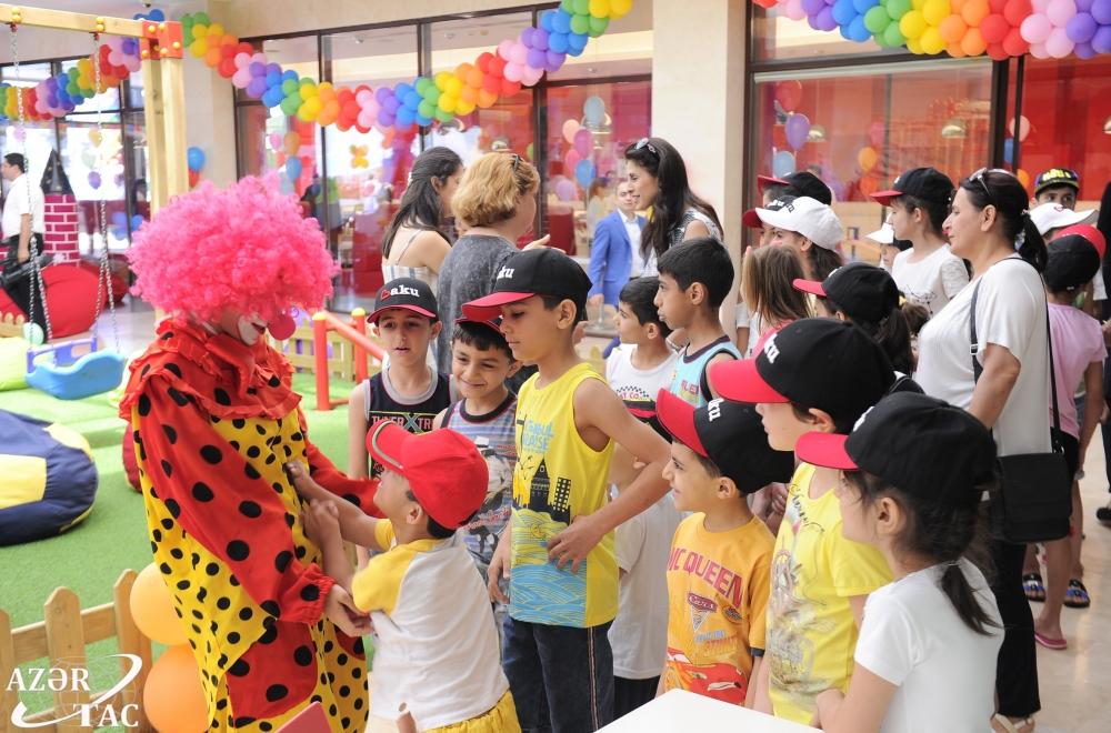 Leyla Aliyeva attends entertainment show organized by the Heydar Aliyev Foundation for children (PHOTO)