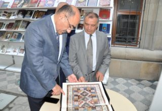 В рамках сессии ЮНЕСКО в Баку открылась книжная выставка